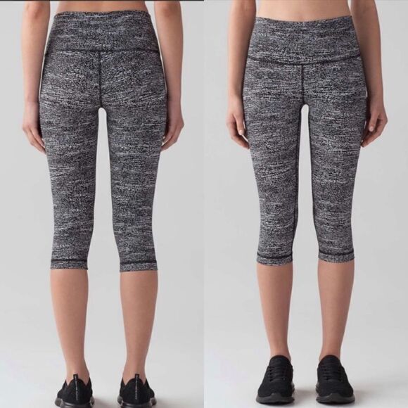 lululemon | Wunder Under High Rise 1/2 Tight Size 4 - Picture 1 of 9